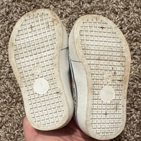 Disney Pooh Infant Slip Ons - Picture 3 of 4